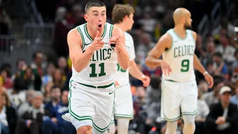 勇士逆境迎胜，巴特勒挺举大旗，NBA激战公鹿夺冠